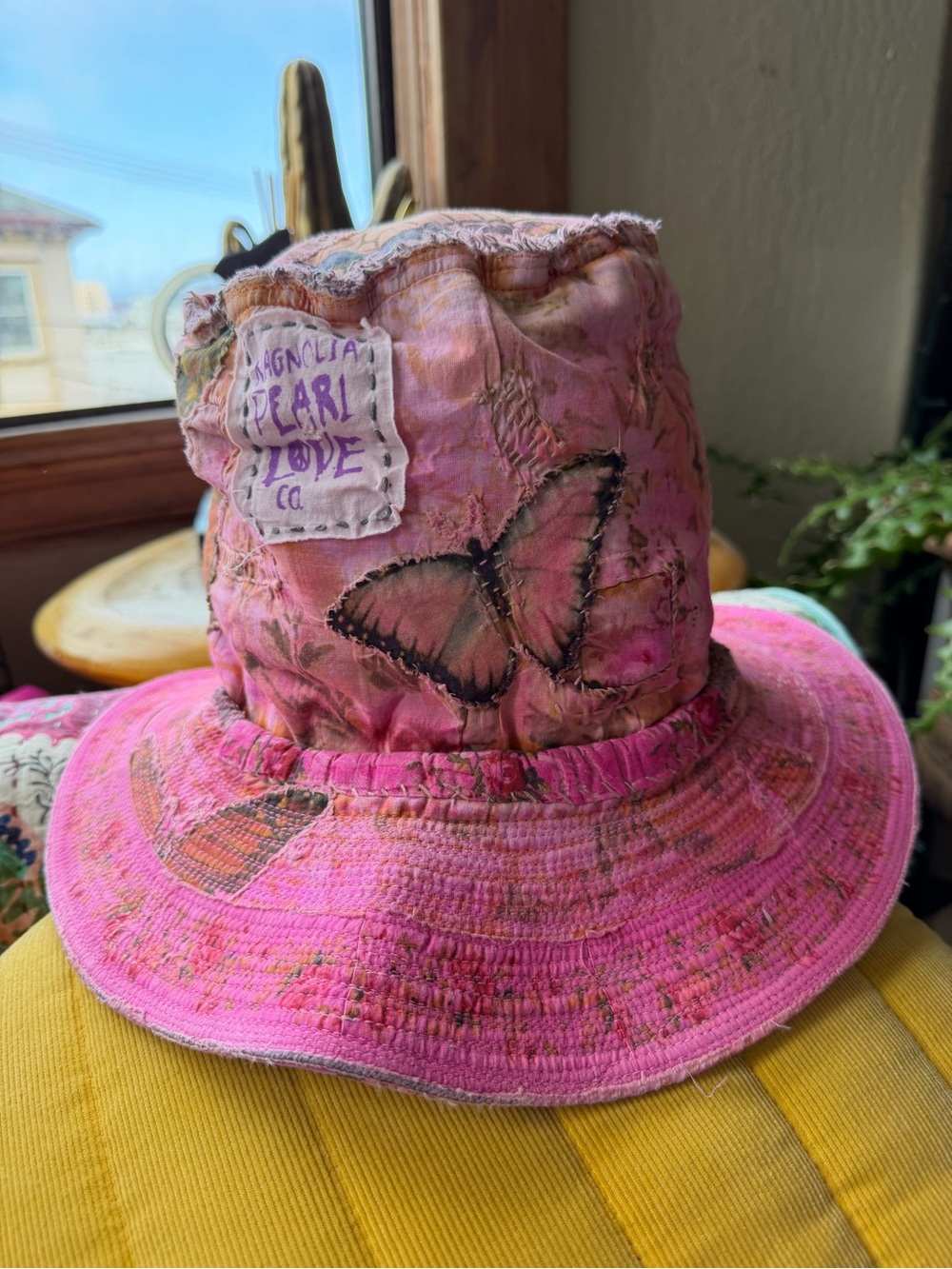 Magnolia Pearl Rose-Pink Floral Patchwork Appliqué Bucket Hat NWT $450 - Picture 4 of 9